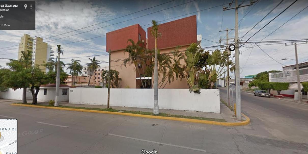 Departamento comodo, a media cuadra de la playa. Mazatlán Exterior foto